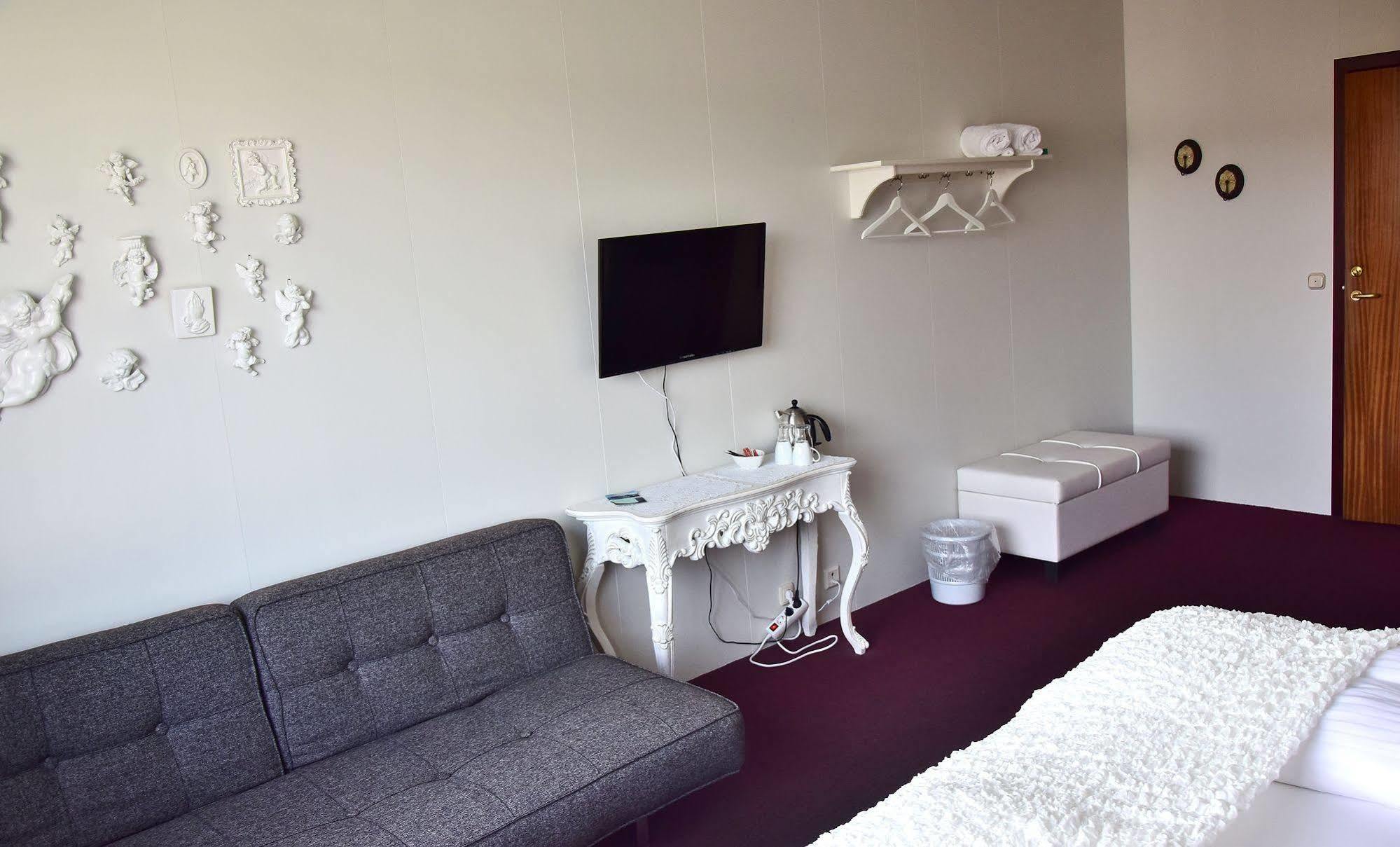 Guesthouse Hamar Вестманнаэйяр Экстерьер фото
